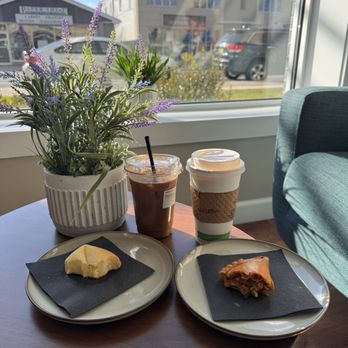 Espressito Cafe - Chicken Empanadas and Cheesy Bread - Cafes Near Me - Clark, New Jersey