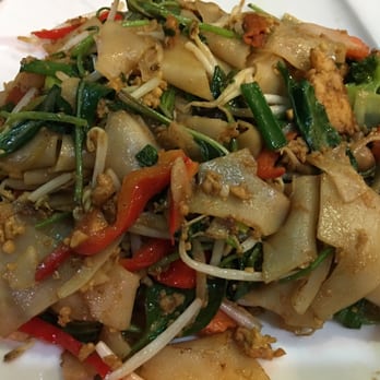Pho Que Huong - Chicken flat noodles - Vietnamese Near Me - Plano, Texas