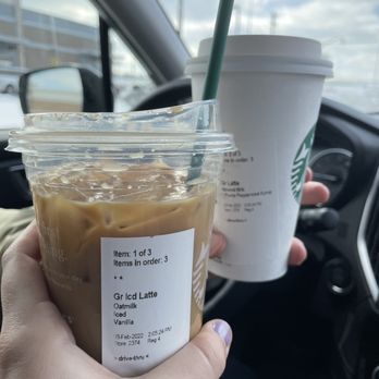 Starbucks - Iced Vanilla Latte - Coffee & Tea Near Me - Cincinnati, Ohio