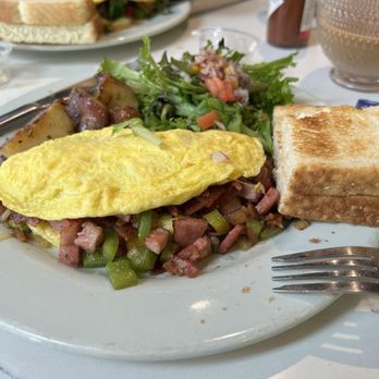 Lemon Tree Cafe - Meat lovers Meat Lover Omelette - Breakfast & Brunch Near Me - Rancho Cucamonga, California Lemon Tree Cafe - Meat lovers Meat Lover Omelette - Breakfast & Brunch Near Me - Rancho Cucamonga, California