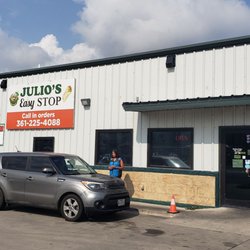 Julio's is poppin on Sat morning