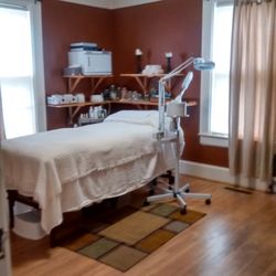 Beauty Bliss And Wax - Comfortable, tranquil, and relaxing set up!