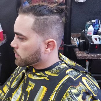 La Razors Barber Shop - Clasicc... - Barbers Near Me - Sandy, Oregon La Razors Barber Shop - Clasicc... - Barbers Near Me - Sandy, Oregon
