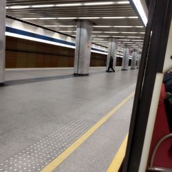 Metro Stokłosy - Metro Stokłosy. Peron.
