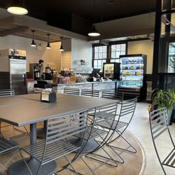 Statler Cafe - Nice seating area