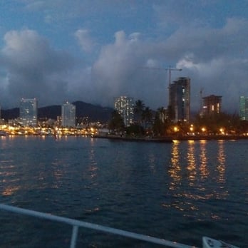 Makani Catamaran - Boating Near Me - Honolulu, Hawaii