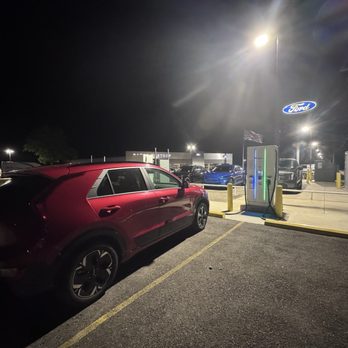 Budget Car Rental - Me and the stupid car charging in the middle of nowhere at 1 am. - Car Rental Near Me - Round Rock, Texas Budget Car Rental - Me and the stupid car charging in the middle of nowhere at 1 am. - Car Rental Near Me - Round Rock, Texas