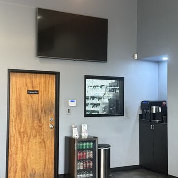 Berli's Body & Fine Auto Finishes - Body Shops Near Me - Pflugerville, Texas Berli's Body & Fine Auto Finishes - Body Shops Near Me - Pflugerville, Texas