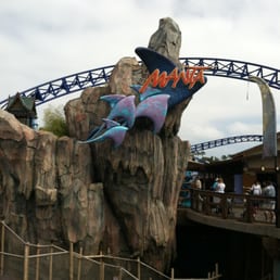 The beginning of the queue for Manta The beginning of the queue for Manta