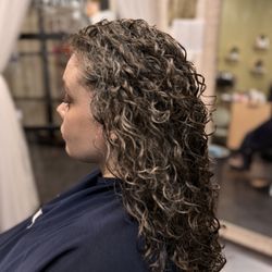Salon Melange - OUIDAD CURLS