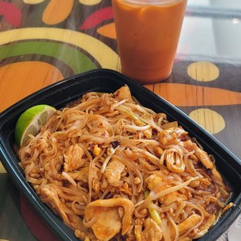 Malakor Thai Express - Chicken pad thai - Thai Near Me - Loxahatchee, Florida