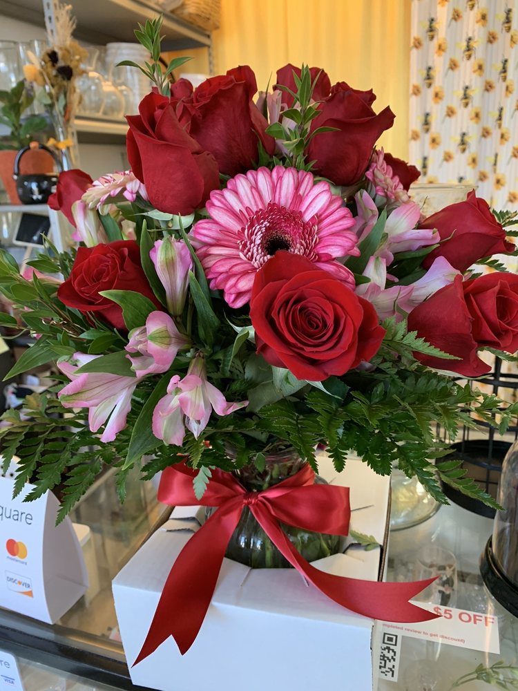 BEEZU BEEZU FLOWERS & GIFTS Updated August 2024 2113 S 6th Ave