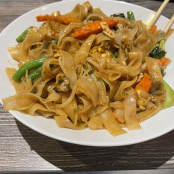 Deejai  Noodle Bar - Pad See You Bowl Dinner - Thai Near Me - Charlotte, North Carolina