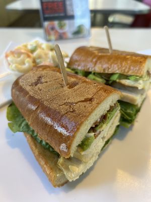 Reggie's Deli & Cafe by null