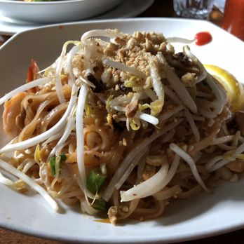 Queen Mother Cafe - Pad Thai - Asian Fusion Near Me - Toronto, Ontario
