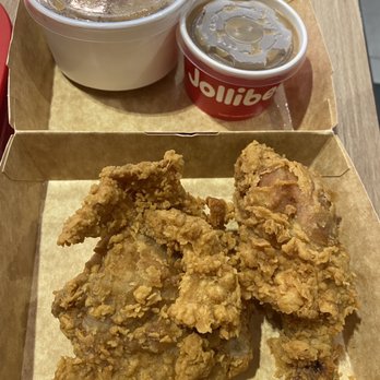 Jollibee - 3pcs Jollibee Crispy Chicken, side mashed potato and gravy - Fast Food Near Me - Scarborough, Ontario Jollibee - 3pcs Jollibee Crispy Chicken, side mashed potato and gravy - Fast Food Near Me - Scarborough, Ontario