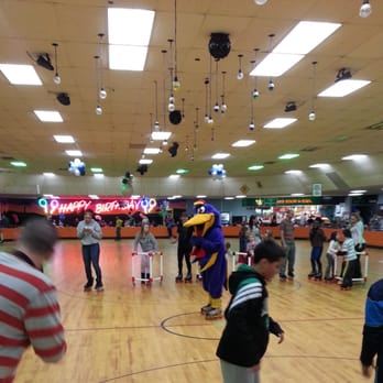 Interskate South - Kooky bird doing the chicken dance. What a silly bird. - Party & Event Planning Near Me - Wilbraham, Massachusetts