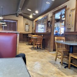 Elijah's Cafe - Dining area