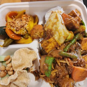 Wee's Cozy Kitchen - Tofu nasi rendang - Pan Asian Near Me - Austin, Texas Wee's Cozy Kitchen - Tofu nasi rendang - Pan Asian Near Me - Austin, Texas