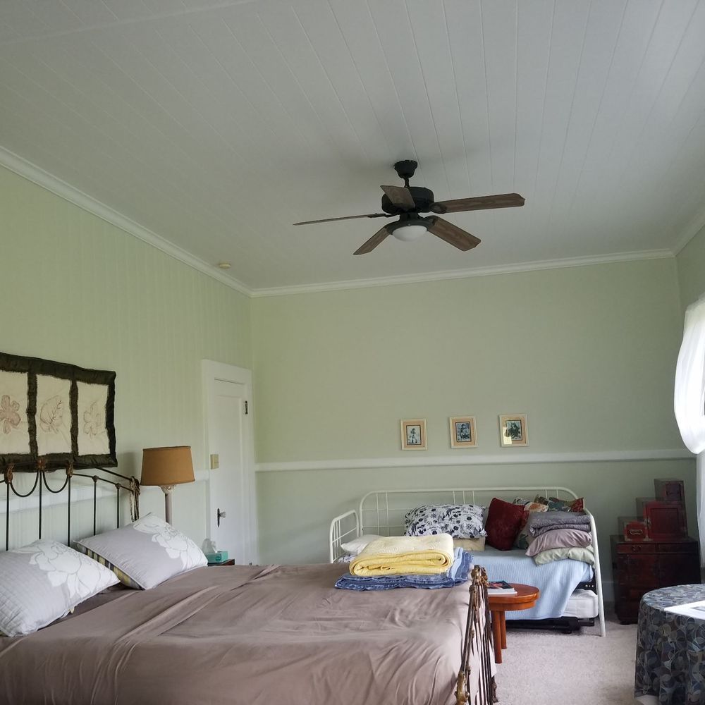 Old Hawaiian Bed & Breakfast - Hawaiian Room - just before leaving - Bed & Breakfast Near Me - Hilo, Hawaii