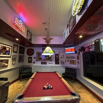City Slickers - Billard time - Sports Bars Near Me - Folsom, California City Slickers - Billard time - Sports Bars Near Me - Folsom, California