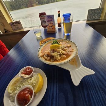 Mo's Seafood & Chowder - Bouillabaisse - Seafood Near Me - Florence, Oregon