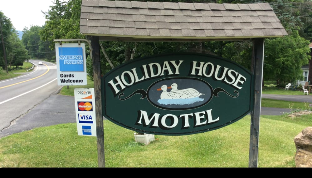 HOLIDAY HOUSE MOTEL Updated October 2024 13 Photos & 10 Reviews 2871 State Route 23