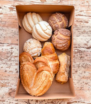 La Monarca Bakery & Cafe by null