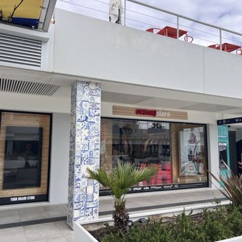 Cascais - 4/29/26 FYI. Modern mall - Local Flavor Near Me