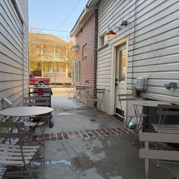 Weltons Tiny Bakeshop - Outside - Bakeries Near Me - Charleston, South Carolina Weltons Tiny Bakeshop - Outside - Bakeries Near Me - Charleston, South Carolina