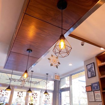 Harlem Cafe - the interior of the restaurant - Coffee & Tea Near Me - New York, New York Harlem Cafe - the interior of the restaurant - Coffee & Tea Near Me - New York, New York