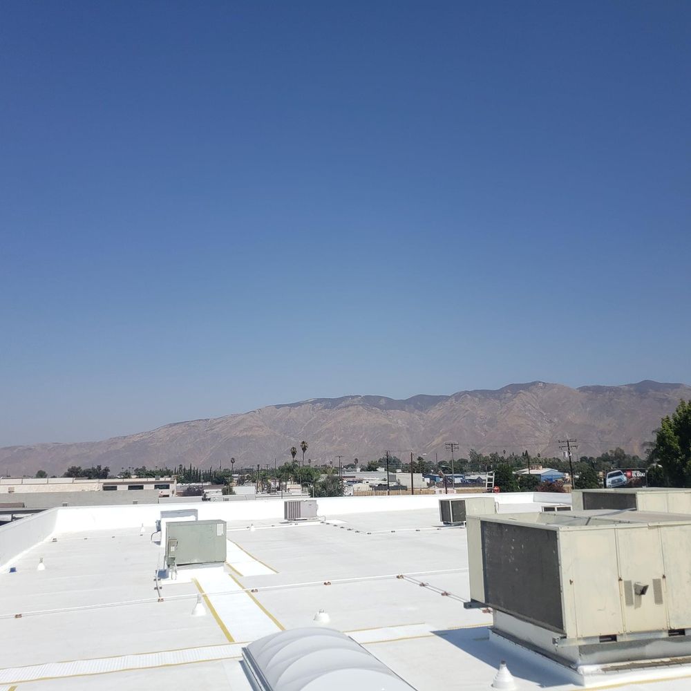 Slide of S&M Roofing