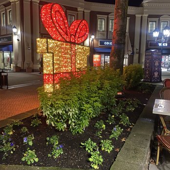 McArthurGlen Designer Outlet - Outlet Stores Near Me - Richmond, British Columbia