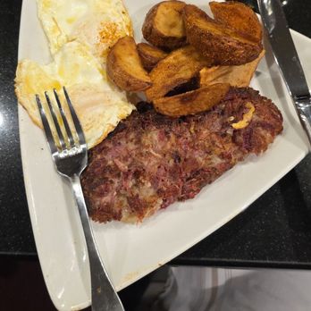 North Street Grille - Corned beef hash and eggs - Breakfast & Brunch Near Me - Boston, Massachusetts North Street Grille - Corned beef hash and eggs - Breakfast & Brunch Near Me - Boston, Massachusetts