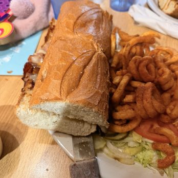 Hut Inn - American Near Me - Calumet, Michigan