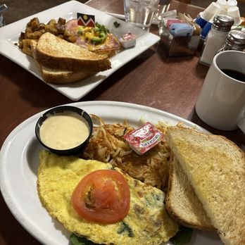 The Delectable Egg - Downtown - Popeye and Denver omelet - Breakfast & Brunch Near Me - Denver, Colorado