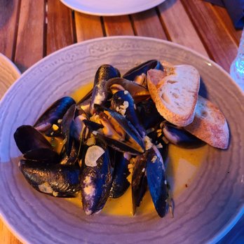 Water's Table - Mussels in garlic broth - New American Near Me - Renton, Washington