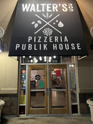 Walter's 303 Pizzeria & Publik House by null