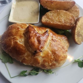 Carnivore & The Queen - Chicken cordon blue - Supper Clubs Near Me - Downers Grove, Illinois Carnivore & The Queen - Chicken cordon blue - Supper Clubs Near Me - Downers Grove, Illinois