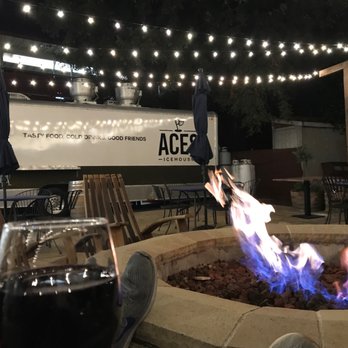 Aces Icehouse - Outdoor patio by the fire pit - American Near Me - Santa Clara, California Aces Icehouse - Outdoor patio by the fire pit - American Near Me - Santa Clara, California