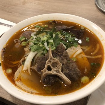 Hue Restaurant - Bon Bo Hue with pork knuckle - Vietnamese Near Me - San Jose, California Hue Restaurant - Bon Bo Hue with pork knuckle - Vietnamese Near Me - San Jose, California