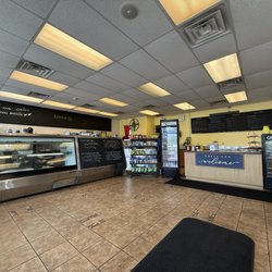 Lemon & Oil Deli & Catering - Lemon & Oil Interior