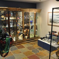 Canwest Art Gallery on the Lake - Glassware Room