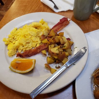 Farm's House - French toast combo - Breakfast & Brunch Near Me - Banning, California Farm's House - French toast combo - Breakfast & Brunch Near Me - Banning, California