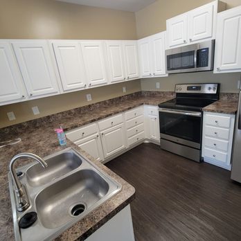 Tree Park - Kitchen cabinets - Apartments Near Me - Flowery Branch, Georgia Tree Park - Kitchen cabinets - Apartments Near Me - Flowery Branch, Georgia