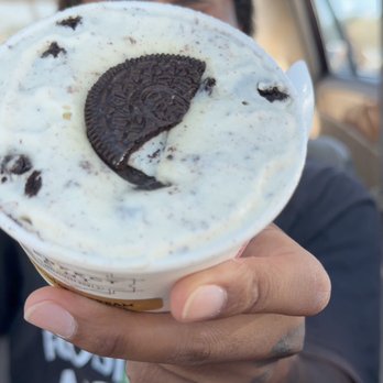 Perfect Pint - Cookies and Cream - Ice Cream & Frozen Yogurt Near Me - Orange, California Perfect Pint - Cookies and Cream - Ice Cream & Frozen Yogurt Near Me - Orange, California