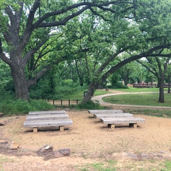 Elmer W. Oliver Nature Park - Hiking Near Me - Mansfield, Texas