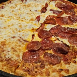 Old Chicago Pizza + Taproom