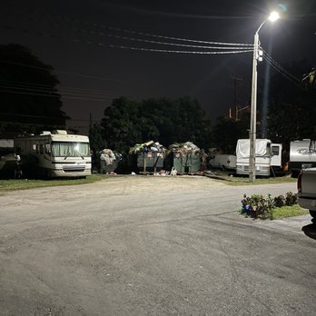 Boardwalk RV Resort - Overflowing dumpsters. - Resorts Near Me - Homestead, Florida Boardwalk RV Resort - Overflowing dumpsters. - Resorts Near Me - Homestead, Florida