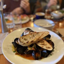 Vis-à-Vis - Mussels
